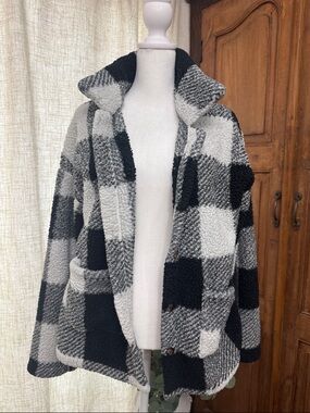 Black & Gray Plush Checkered Sherpa Jacket